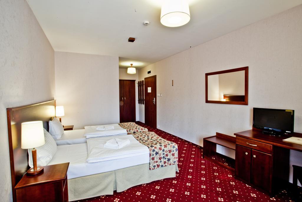 Hotel Stara Szmergielnia Bielsko-Biala Room photo